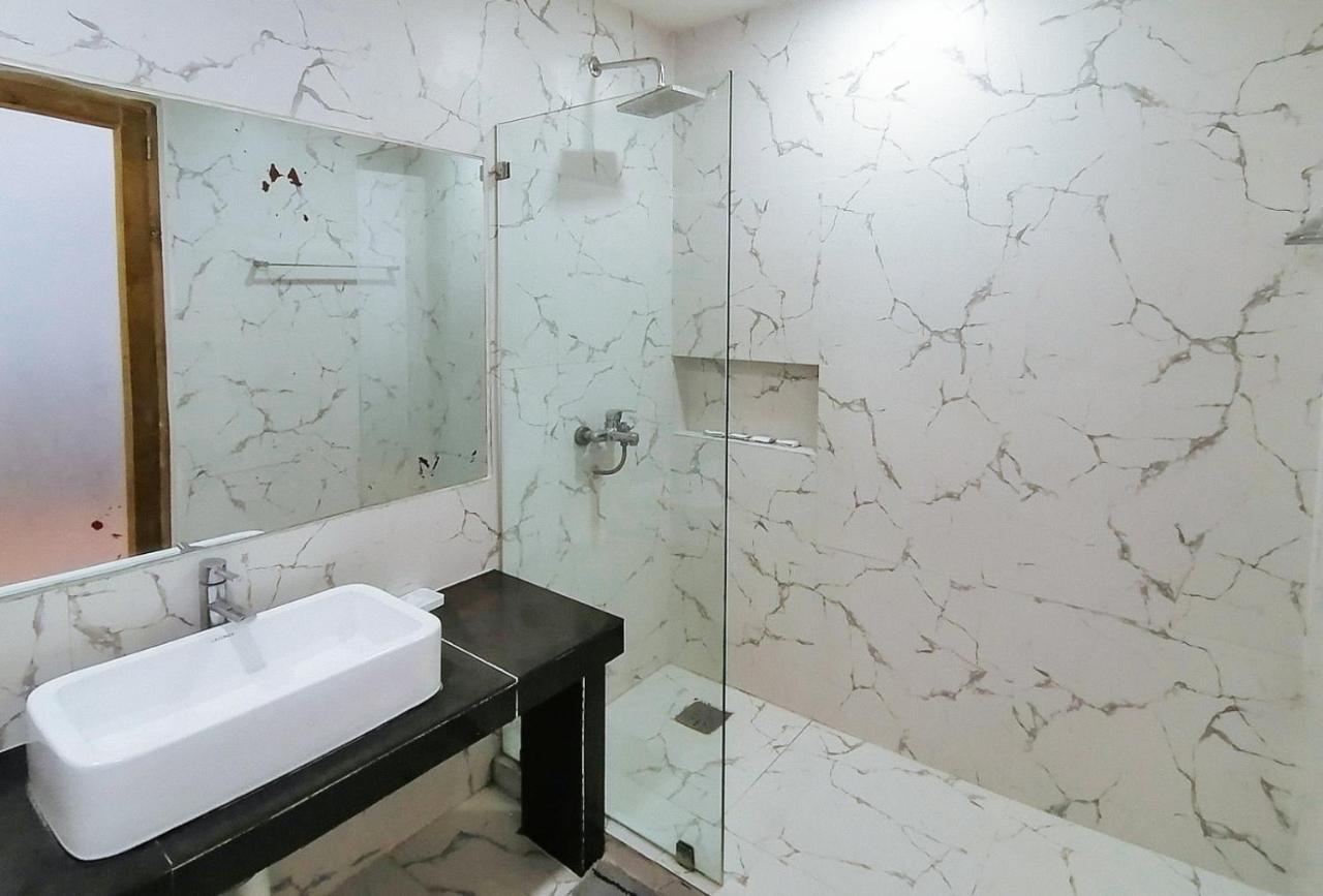 Reddoorz Cebu Club Fort Med Inc Boljoon Bagian luar foto